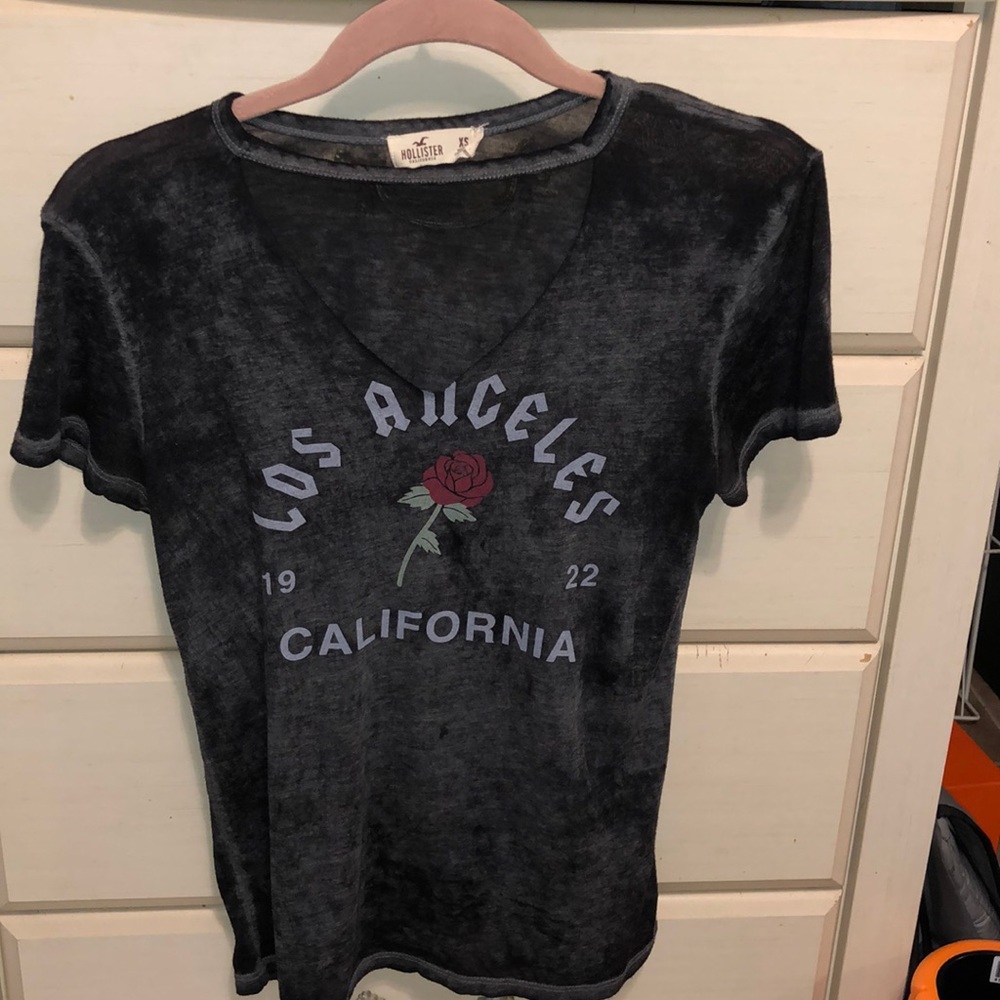 Los Angeles V-neck shirt